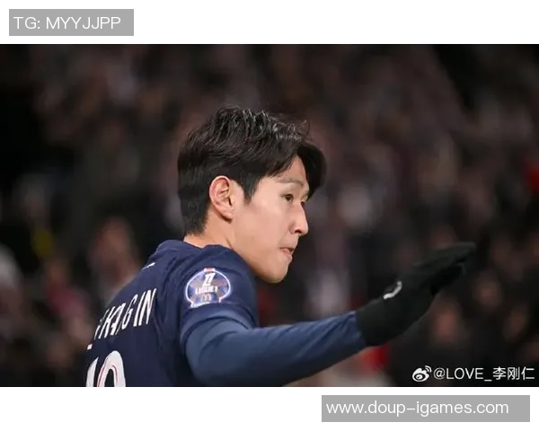 李刚仁所属的大巴黎跌至法甲第二，韩媒惊诧：加盟后初次面对“无冠危机”