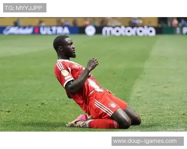 法尔克：与皇马竞赛，切尔西也有意在明夏免签拜仁中卫乌帕